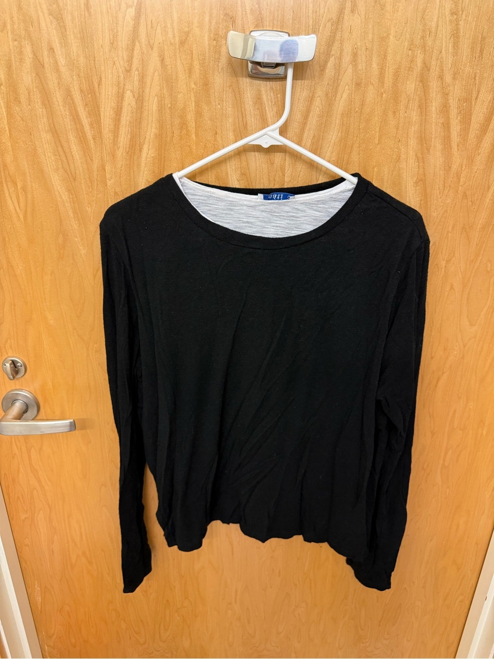 Náti two-layer black and white sweater, size large